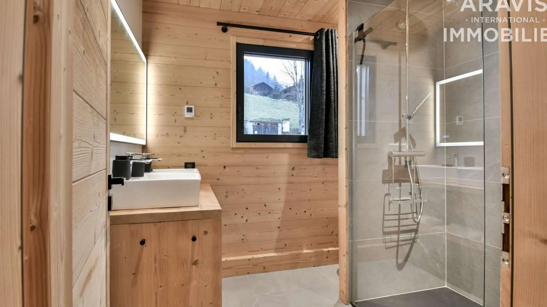 Chalet Mitoyen Luxueux 8 Pers, 3 Chambres Confortables Pour Une Escapade Alpestre Inoubliable - Fr-1-391-168 Le Grand-Bornand 0*,  France