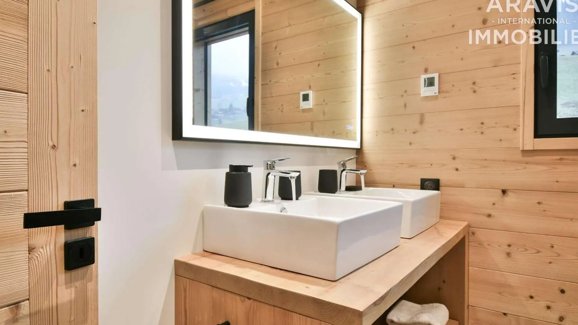 Chalet Mitoyen Luxueux 8 Pers, 3 Chambres Confortables Pour Une Escapade Alpestre Inoubliable - Fr-1-391-168 Le Grand-Bornand